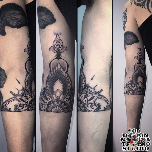 大須　タトゥー　トライバル