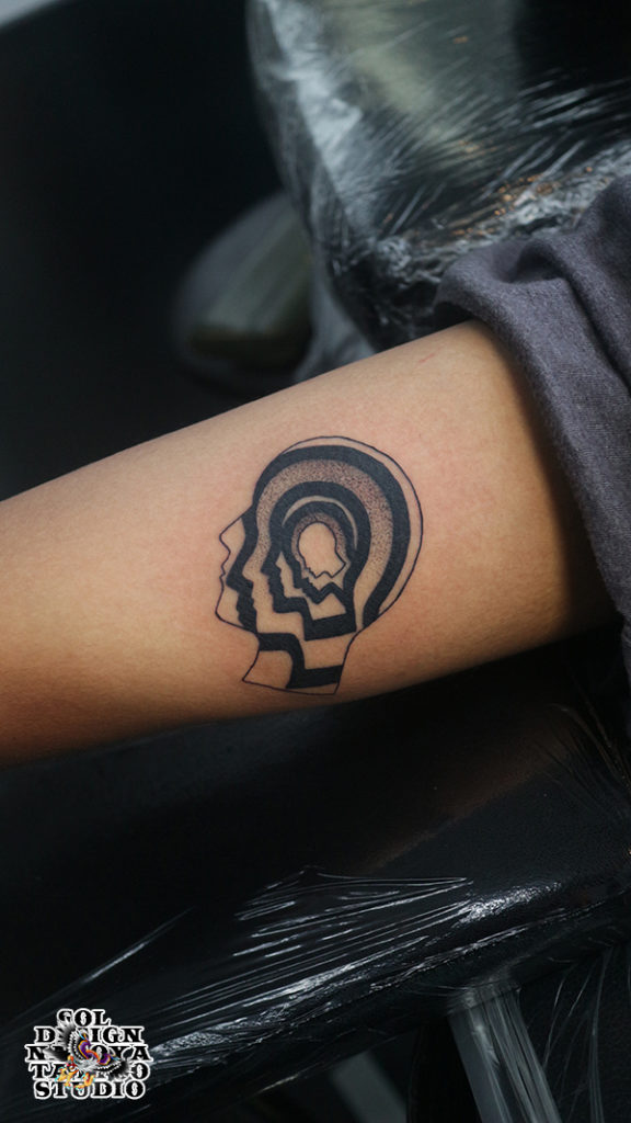 大須　タトゥー　トライバル