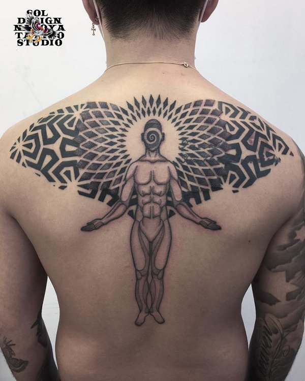 大須　タトゥースタジオ　トライバル