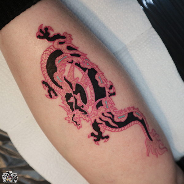 大須　タトゥースタジオ　トライバル