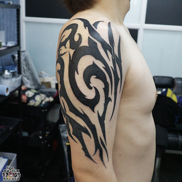 大須　タトゥースタジオ　トライバル