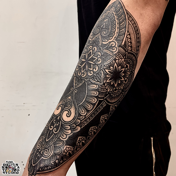 大須　タトゥースタジオ　トライバル