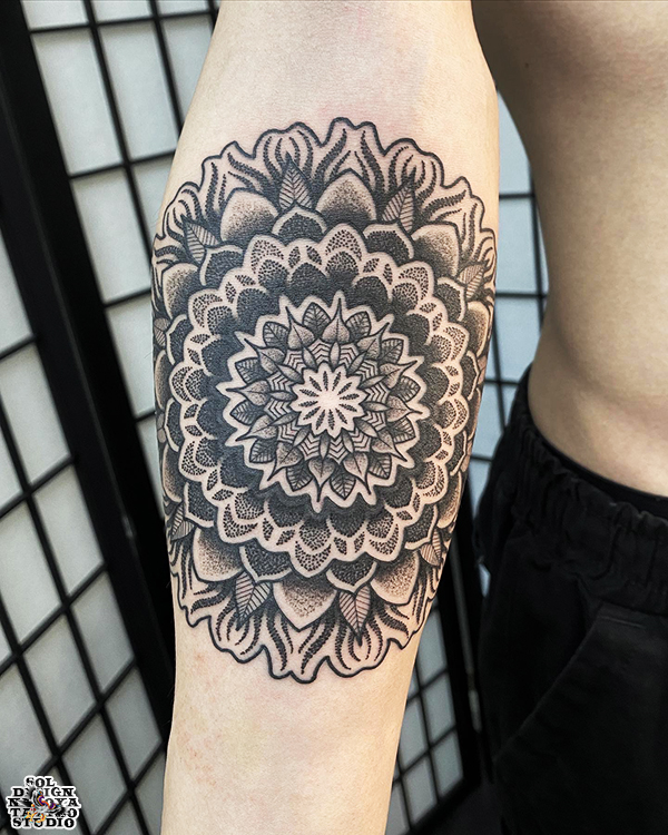 大須　タトゥースタジオ　トライバル