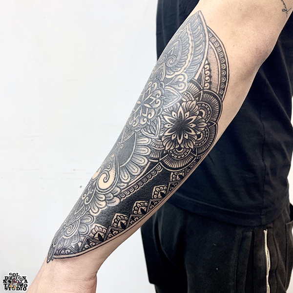 大須　タトゥースタジオ　トライバル