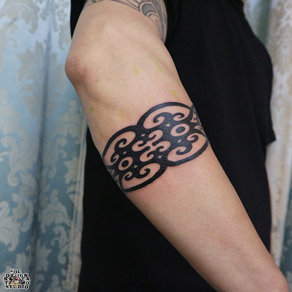 大須　タトゥースタジオ　トライバル