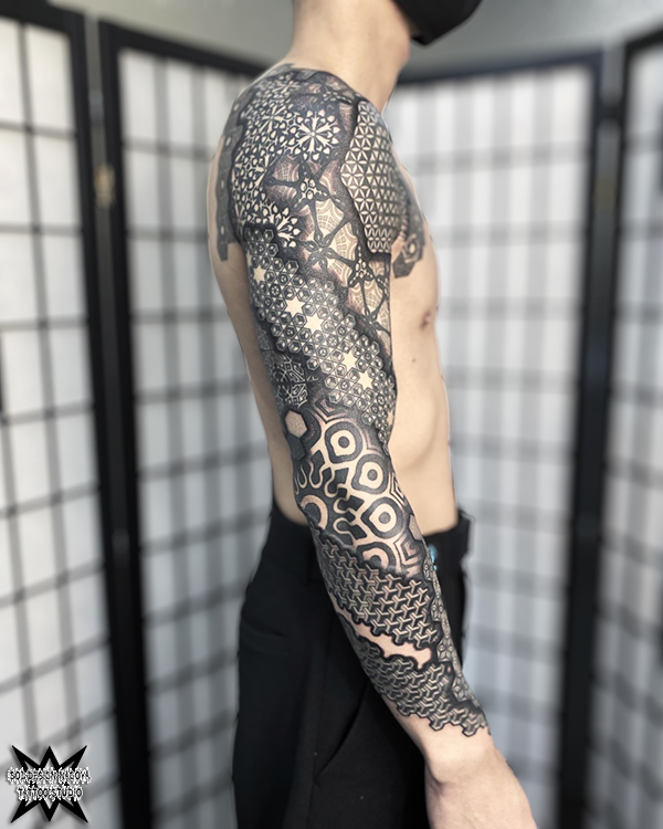 大須　タトゥー　トライバル