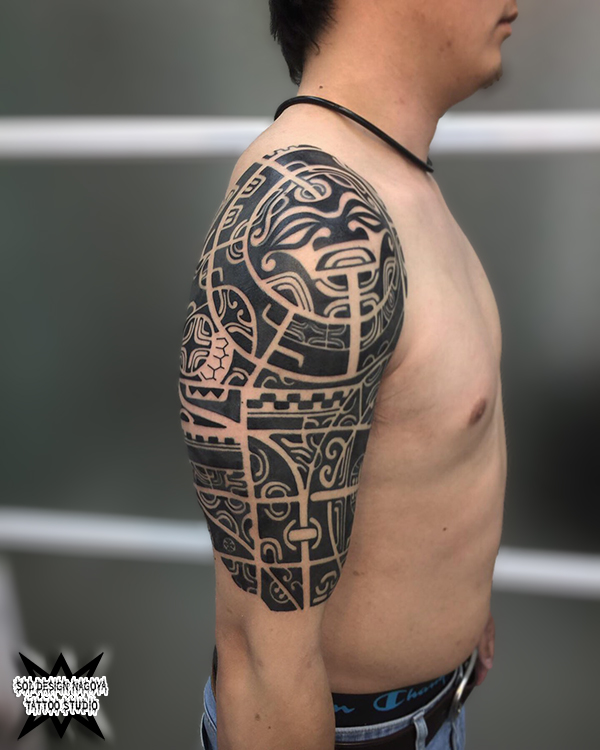 大須　タトゥー　トライバル