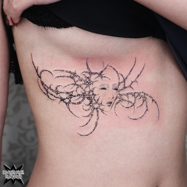 大須　タトゥー　トライバル