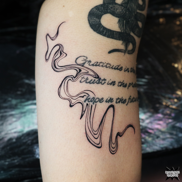 大須　タトゥー　トライバル