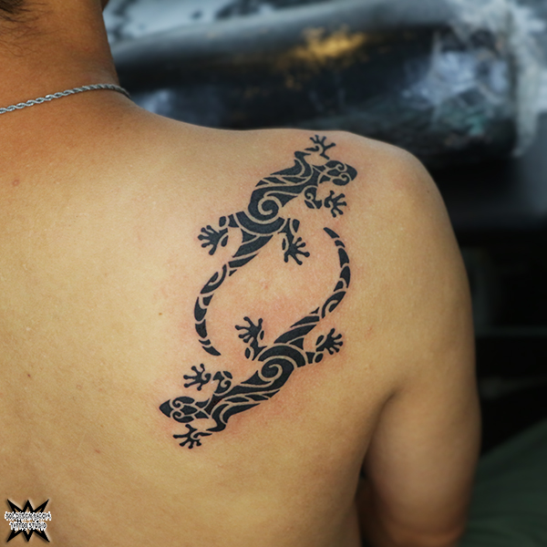 大須　タトゥー　トライバル