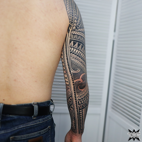 大須　タトゥー　トライバル