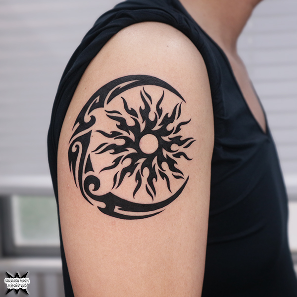 大須　タトゥー　トライバル