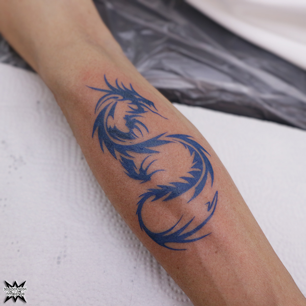 大須　タトゥー　トライバル