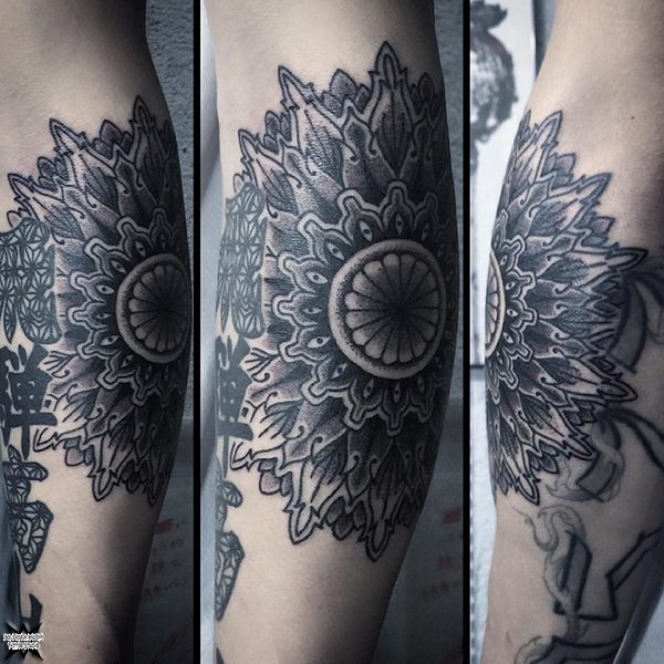 大須　タトゥー　トライバル