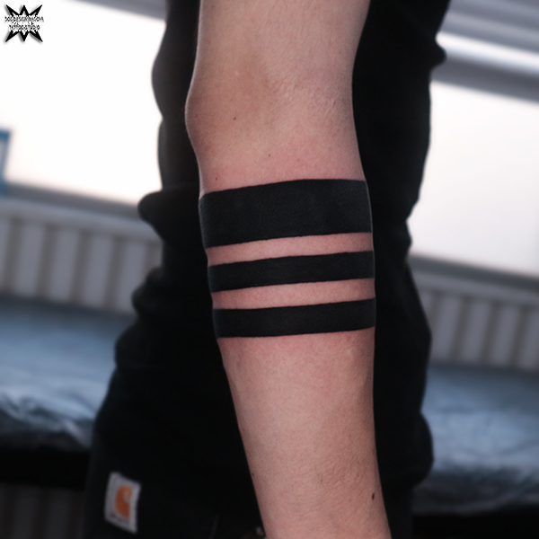 大須　タトゥー　トライバル