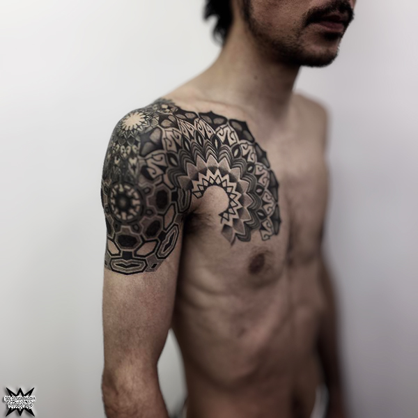 大須　タトゥー　トライバル