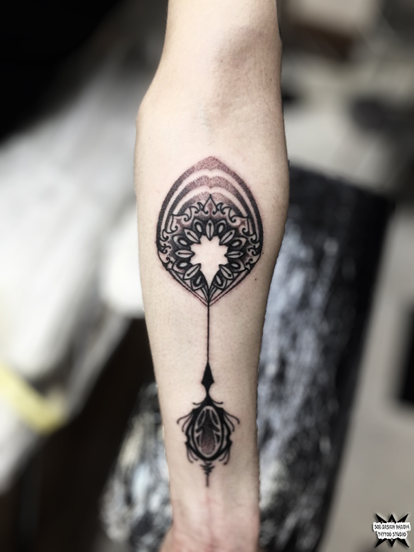 大須　タトゥー　トライバル